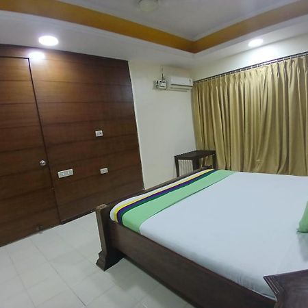 Blossom Rooms Hotel Vashishtha - Free Lunch Or Dinner- Free Breakfast Hyderabad Exterior photo