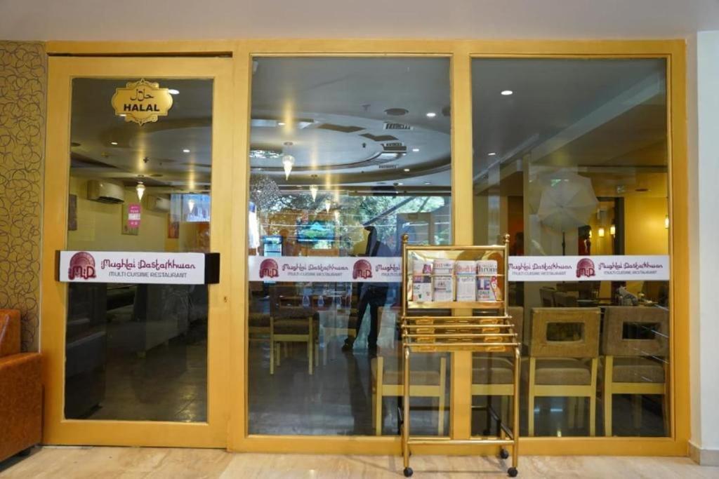 Blossom Rooms Hotel Vashishtha - Free Lunch Or Dinner- Free Breakfast Hyderabad Exterior photo