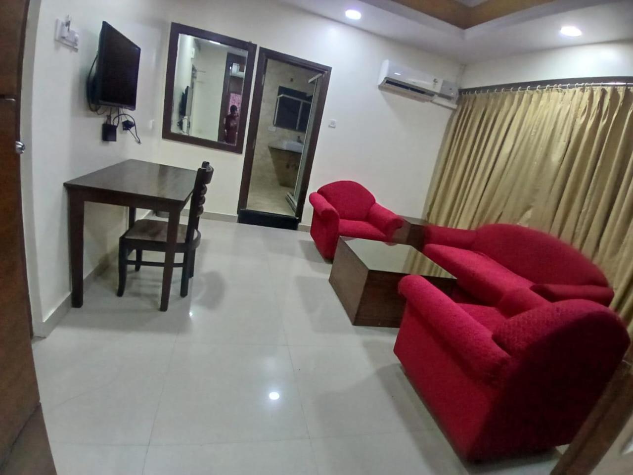 Blossom Rooms Hotel Vashishtha - Free Lunch Or Dinner- Free Breakfast Hyderabad Exterior photo
