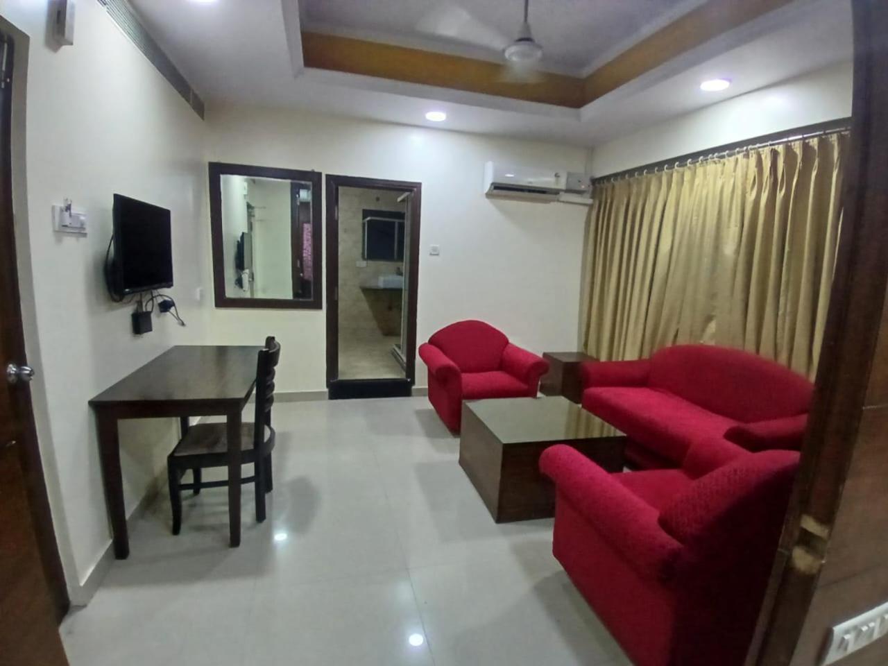 Blossom Rooms Hotel Vashishtha - Free Lunch Or Dinner- Free Breakfast Hyderabad Exterior photo